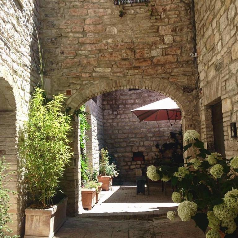Residenza La Corte Assisi Eksteriør billede